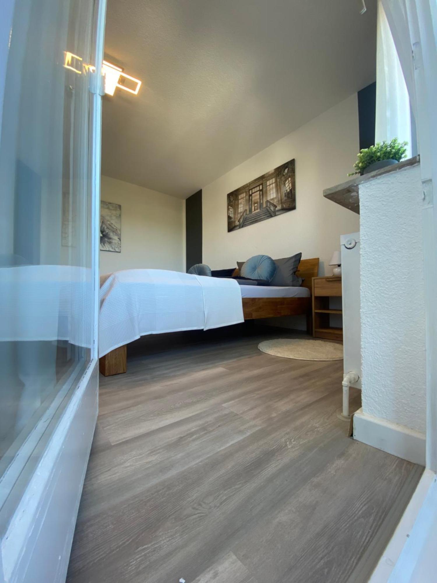 Apartment- Metzingen ميتسنغن المظهر الخارجي الصورة